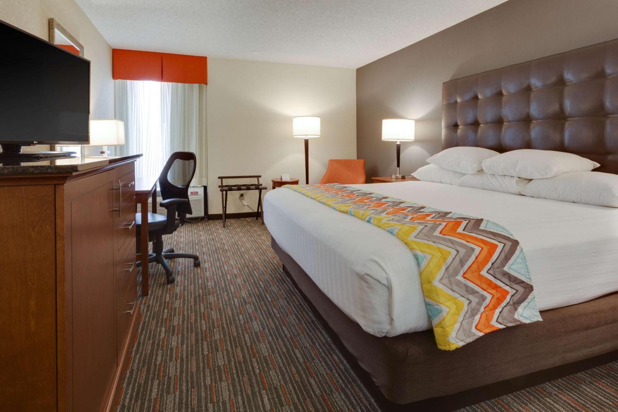 Drury Inn & Suites Columbia Stadium Boulevard 외부 사진