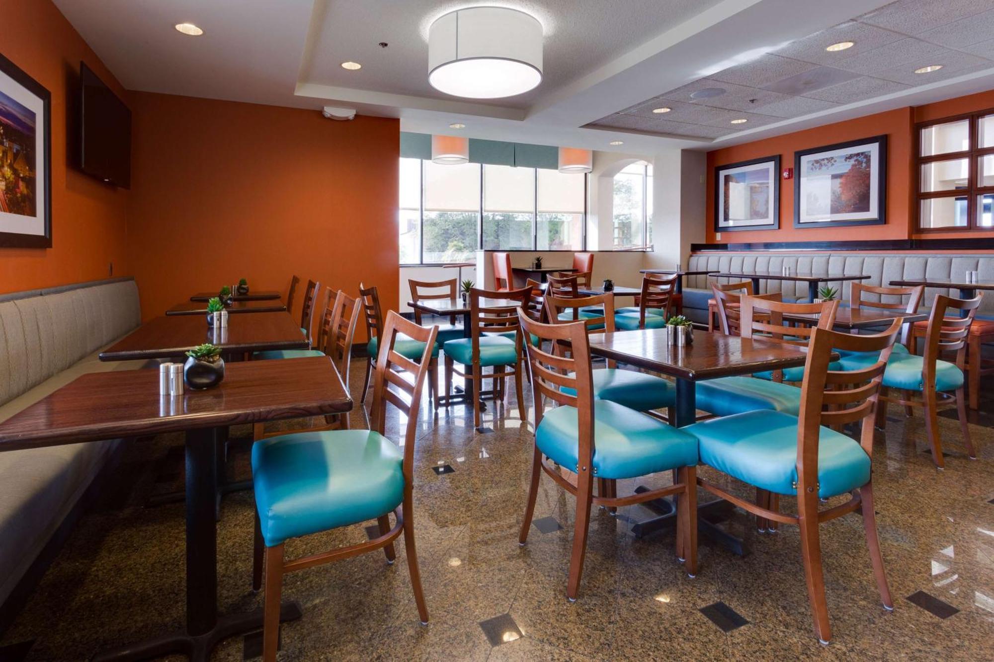 Drury Inn & Suites Columbia Stadium Boulevard 외부 사진